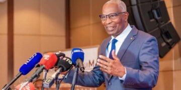 Guinée : démission du gouvernement dirigé par Amadou Oury Bah